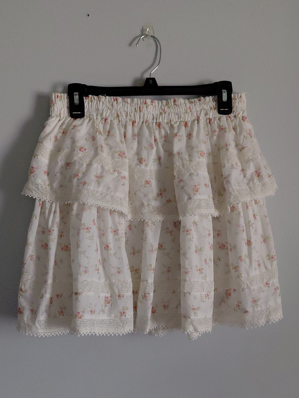 Urban Daizy Floral Roses Tiered Lace Trim Mini Skirt Cottagecore Dainty Feminine
